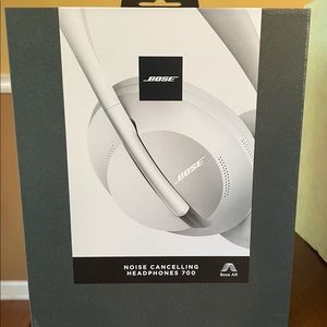 Bose Noise Cancelling Headphones 700 - Luxe Silver